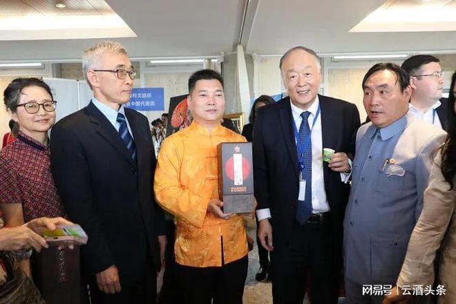 中国味道闪耀巴黎！仰韶彩陶坊做到了(图3)