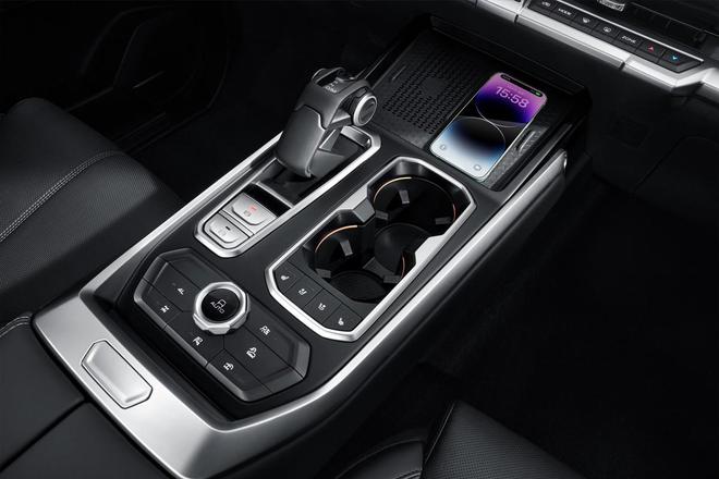 【e汽车】坦克品牌的又一“王炸”观坦克400 Hi4-T有感(图2)