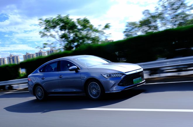 昨天孤独的比亚迪栉风沐雨今天在一起的中国品牌共赴山海(图6)