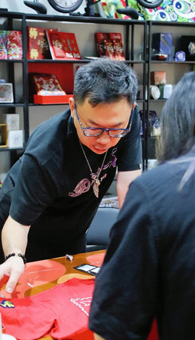 广府本土服饰品牌HEA：做岭南文化衍生原创让醒狮“精气神”传遍四方(图4)