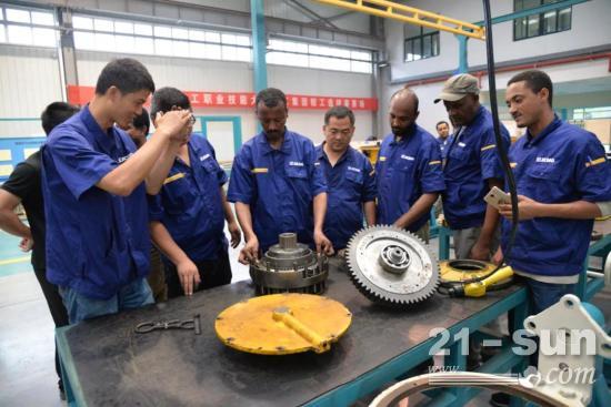 走出去徐工技工教育品牌闪耀丝路！(图6)