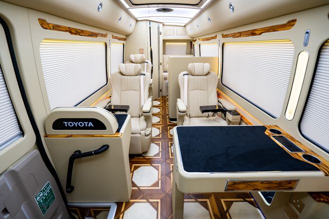 23款丰田考斯特商务旅居定制全国最低报价(图5)