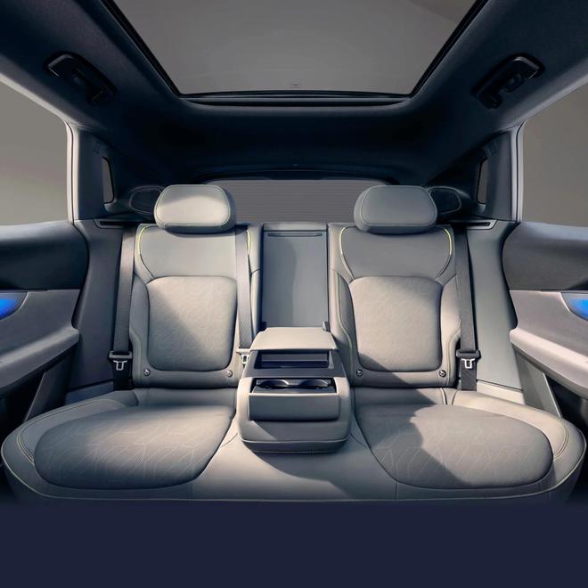 国产又出全新SUV！热度超过大众、丰田输出430马力只要20万起(图11)