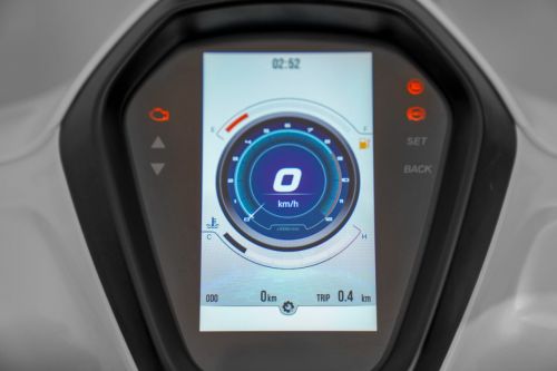 中高端机车品牌上新：VOGE无极SR150C Pro版乐享亮相(图3)