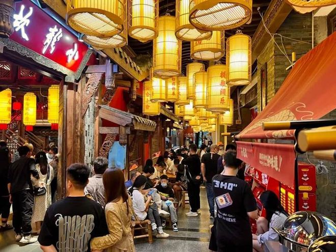 中国火锅品牌前三强小龙坎再获行业权威认证！(图3)